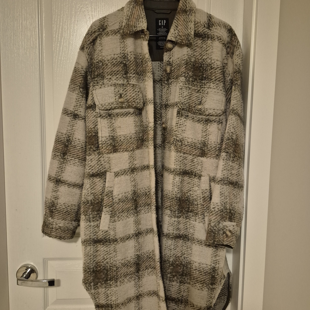 GAP Women's Checkered Shirt Jacket - Brown and Cream